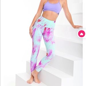 Marble Fuschia Slim Fit Booty by Brabants leggings